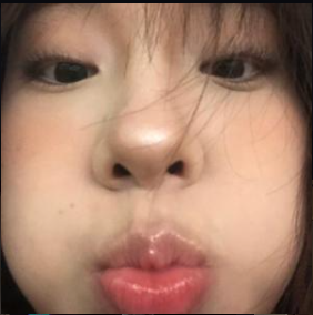 小林艾斯