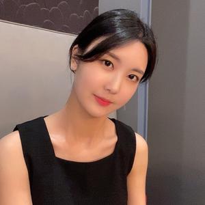 韩国空姐泫雅欧尼