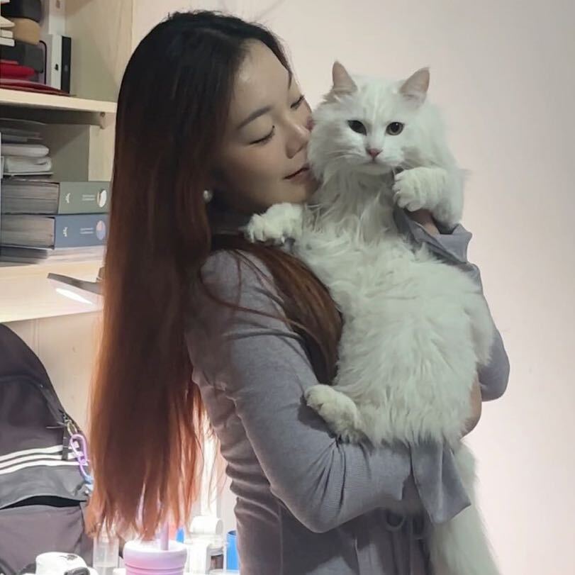 _依依超懒的💕